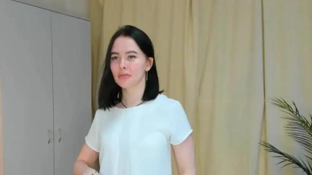 Image 6 of lynettecharlie Stream on Chaturbate on 16 months ago