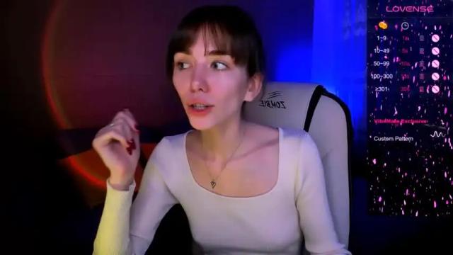 Image 10 of lynettesky Stream on Chaturbate on 12 months ago