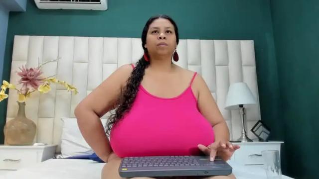 Image 2 of lynn_and_esteban Stream on Chaturbate on 13 months ago