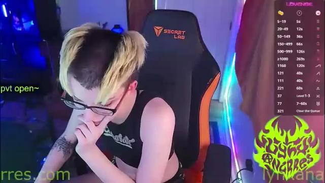 Image 3 of lynxanarres Stream on Chaturbate on 1 month ago