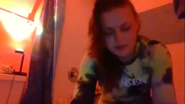 Image 2 of lynzilust Stream on Chaturbate on 15 months ago