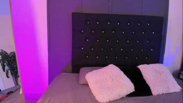 Image 2 of lyra_rain Stream on Chaturbate on 22 days ago