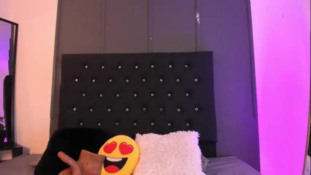 Image 12 of lyra_rain Stream on Chaturbate on 8 days ago