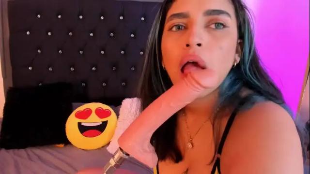 Image 12 of lyra_rain Stream on Chaturbate on 4 days ago