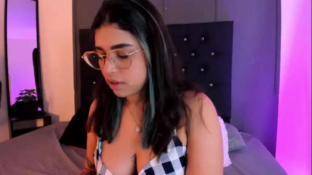 Image 2 of lyra_rain Stream on Chaturbate on 3 days ago