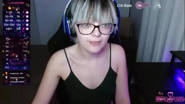 Image 4 of lyrajrose Stream on Chaturbate on 14 months ago