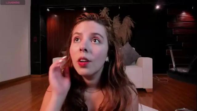 Image 7 of lyssa_muller Stream on Chaturbate on 1 month ago