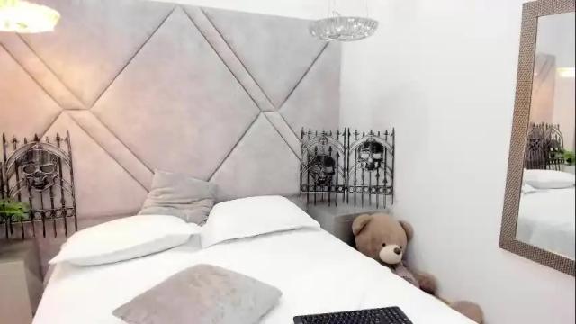 Image 8 of lyxi_ Stream on Chaturbate on 3 months ago