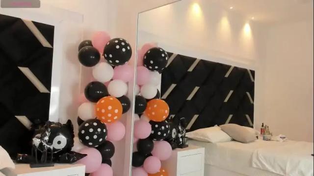 Image 2 of lyxi_ Stream on Chaturbate on 2 months ago