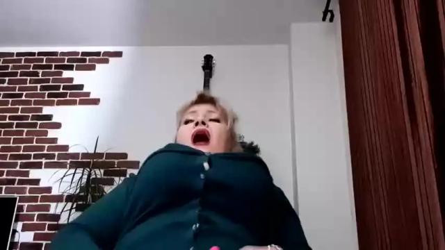 Image 3 of m0ms_place Stream on Chaturbate on 18 months ago
