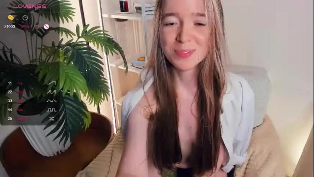 Image 4 of maay_flowers Stream on Chaturbate on 27 days ago