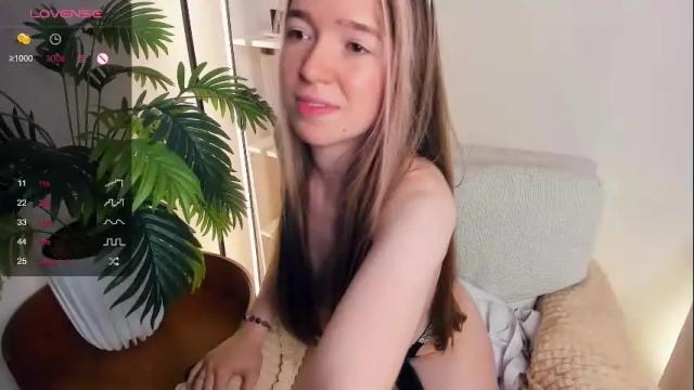 Image 6 of maay_flowers Stream on Chaturbate on 27 days ago