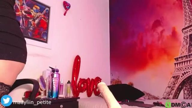 Image 10 of maayliin_petite Stream on Chaturbate on 15 months ago