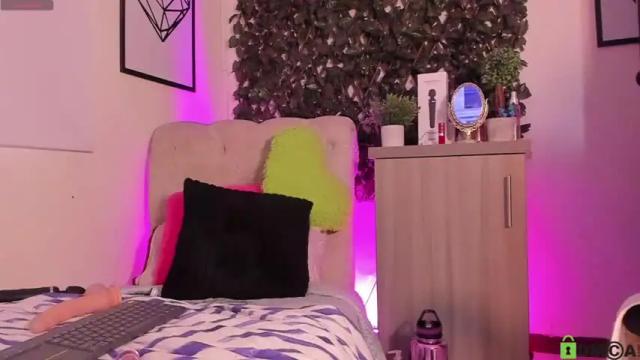Image 8 of maayliin_petite Stream on Chaturbate on 12 months ago