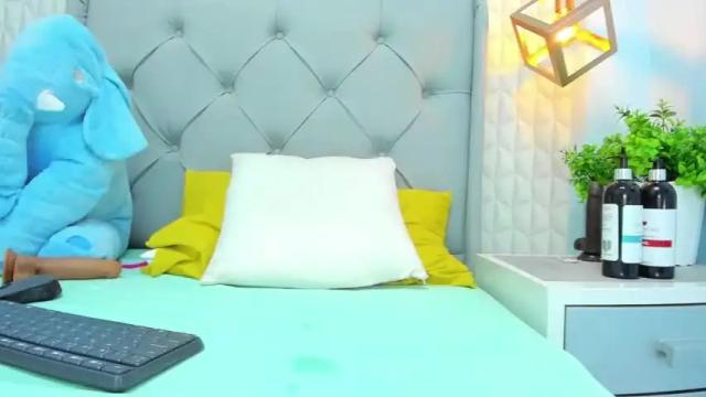 Image 2 of mabellwinick Stream on Chaturbate on 27 months ago