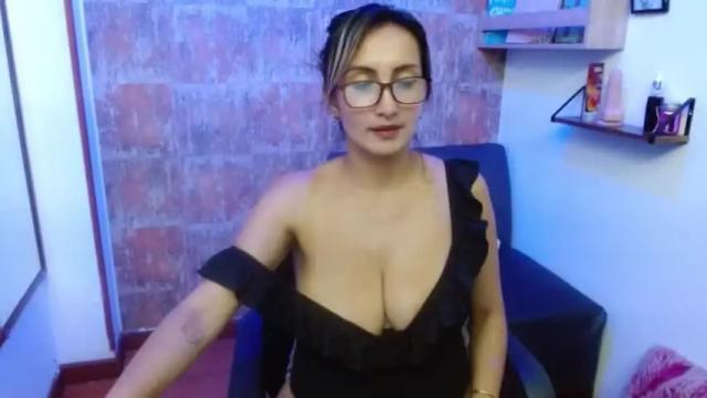 Image 6 of macarena_rey Stream on Chaturbate on 14 months ago