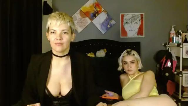 Image 11 of mackenziemoon Stream on Chaturbate on 1 month ago