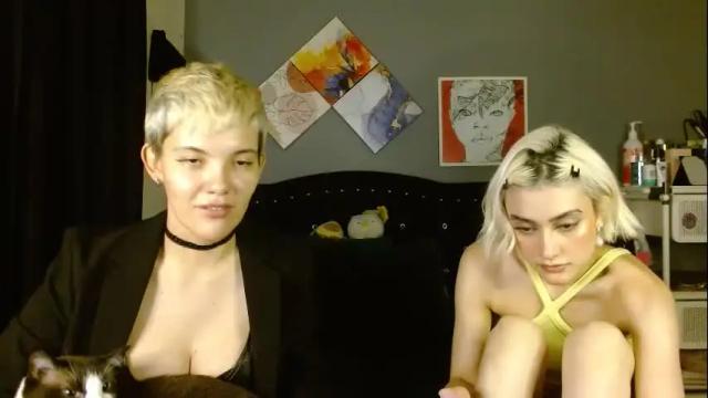 Image 3 of mackenziemoon Stream on Chaturbate on 1 month ago