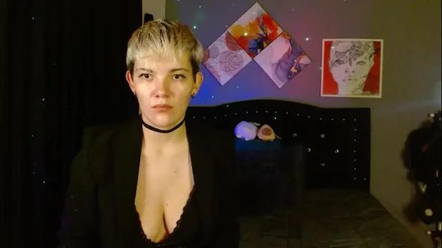 Image 2 of mackenziemoon Stream on Chaturbate on 1 month ago