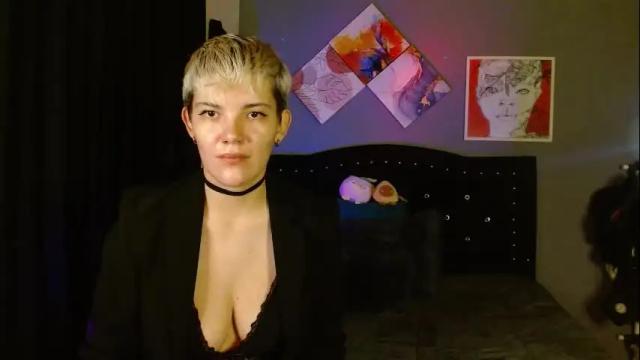 Image 3 of mackenziemoon Stream on Chaturbate on 1 month ago