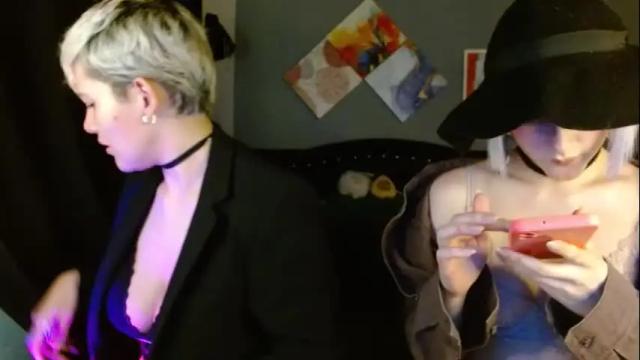 Image 8 of mackenziemoon Stream on Chaturbate on 1 month ago