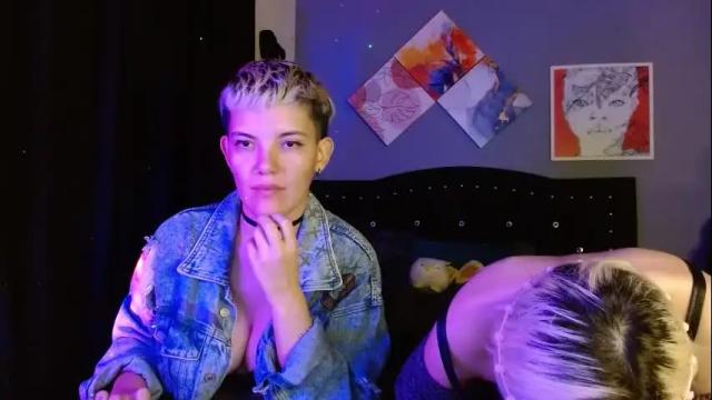Image 10 of mackenziemoon Stream on Chaturbate on 8 days ago