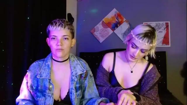Image 3 of mackenziemoon Stream on Chaturbate on 8 days ago