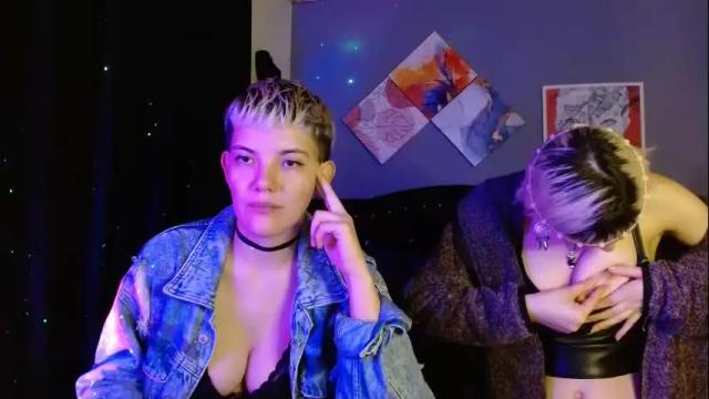 Image 4 of mackenziemoon Stream on Chaturbate on 8 days ago