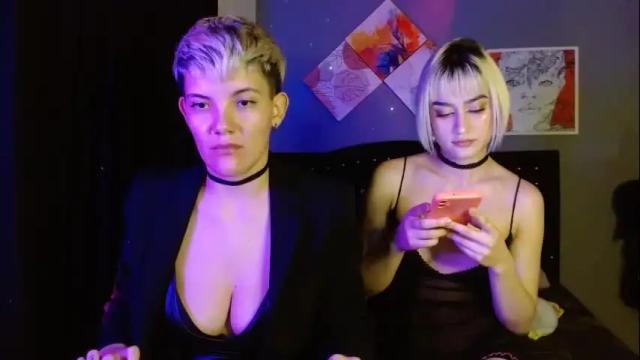 Image 3 of mackenziemoon Stream on Chaturbate on 3 days ago