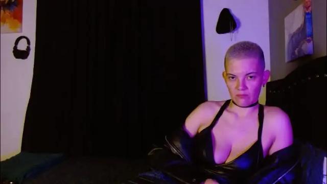 Image 7 of mackenziemoon Stream on Chaturbate on 2 months ago