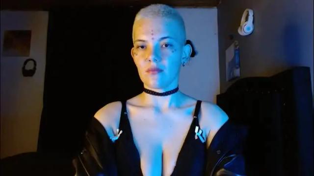 Image 7 of mackenziemoon Stream on Chaturbate on 1 month ago