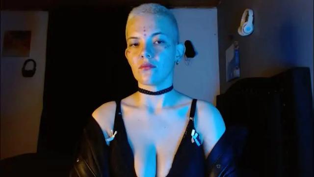 Image 8 of mackenziemoon Stream on Chaturbate on 1 month ago