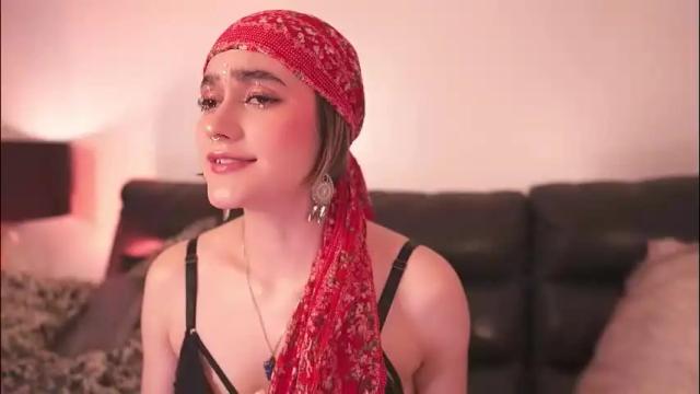 Image 3 of mackenziemoon Stream on Chaturbate on 1 month ago