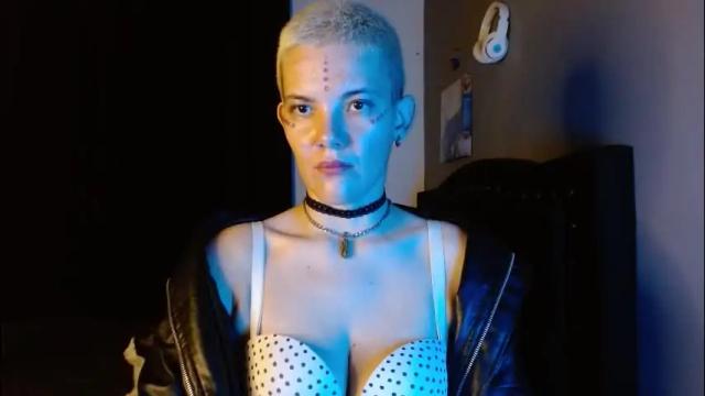 Image 12 of mackenziemoon Stream on Chaturbate on 1 month ago