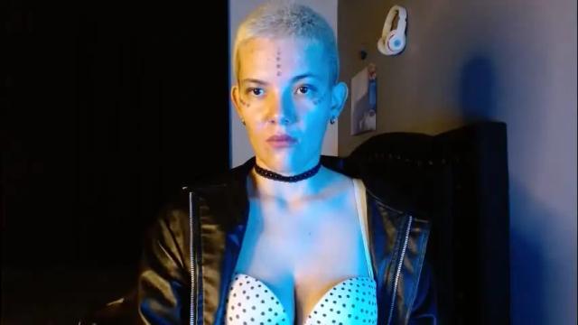 Image 4 of mackenziemoon Stream on Chaturbate on 1 month ago