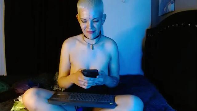 Image 8 of mackenziemoon Stream on Chaturbate on 1 month ago