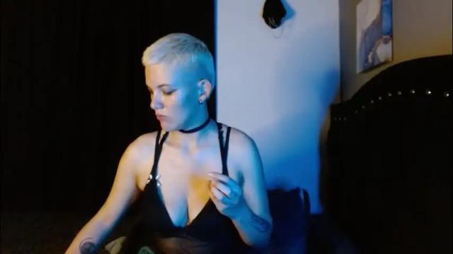 Image 8 of mackenziemoon Stream on Chaturbate on 1 month ago