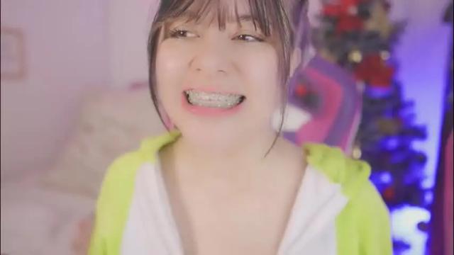 Image 12 of mackenziemoon Stream on Chaturbate on 24 days ago