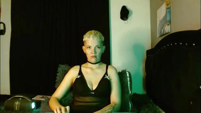 Image 10 of mackenziemoon Stream on Chaturbate on 15 days ago