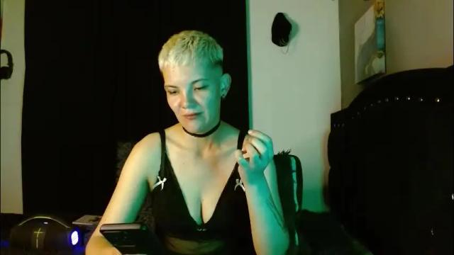 Image 11 of mackenziemoon Stream on Chaturbate on 15 days ago