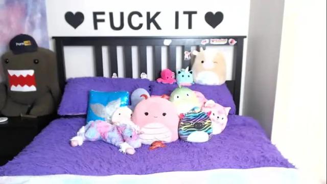 Image 2 of mackenziewolfe Stream on Chaturbate on 1 month ago