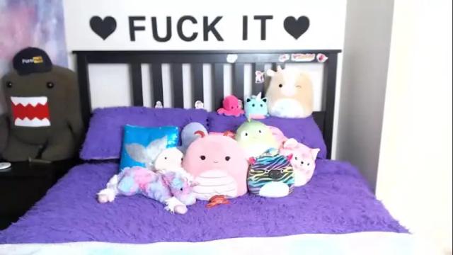Image 3 of mackenziewolfe Stream on Chaturbate on 1 month ago