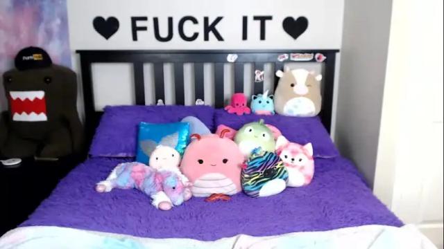 Image 3 of mackenziewolfe Stream on Chaturbate on 1 month ago