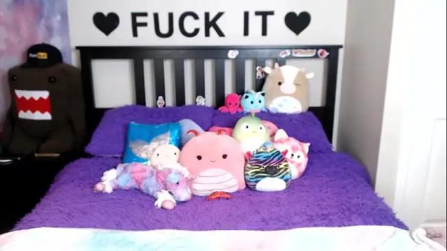 Image 2 of mackenziewolfe Stream on Chaturbate on 29 days ago