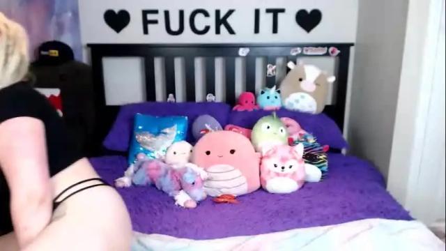 Image 11 of mackenziewolfe Stream on Chaturbate on 23 days ago