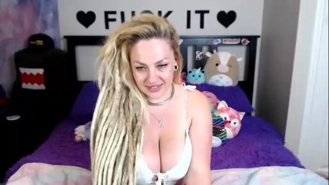 Image 2 of mackenziewolfe Stream on Chaturbate on 21 days ago