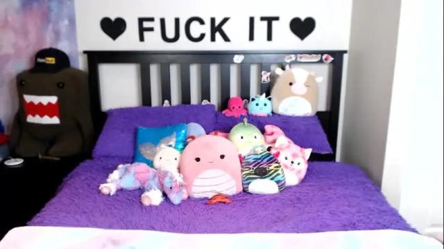 Image 2 of mackenziewolfe Stream on Chaturbate on 14 days ago