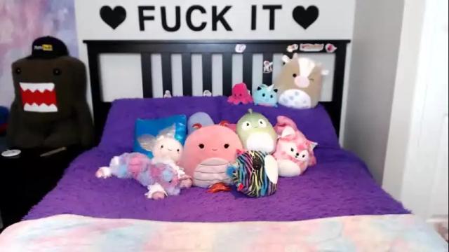 Image 10 of mackenziewolfe Stream on Chaturbate on 2 months ago