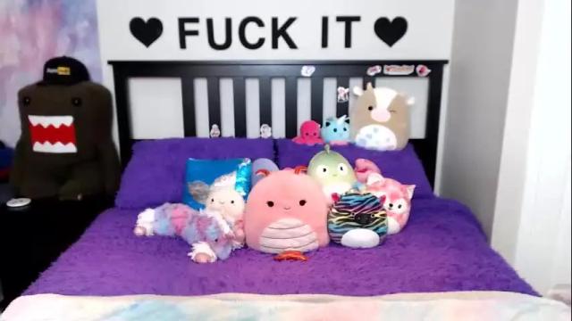 Image 4 of mackenziewolfe Stream on Chaturbate on 1 month ago