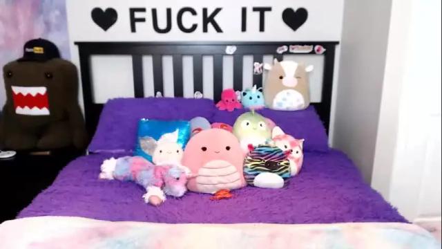 Image 4 of mackenziewolfe Stream on Chaturbate on 1 month ago